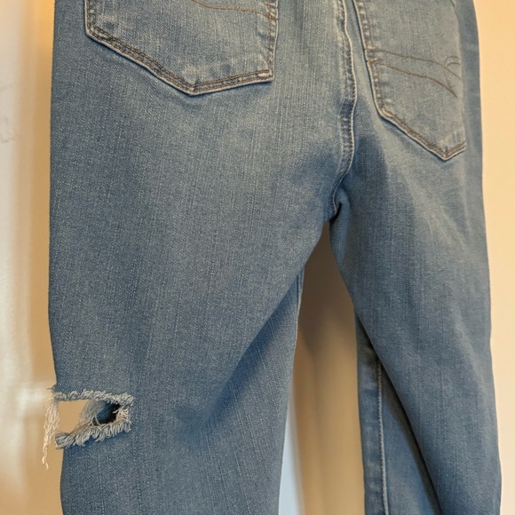 American Eagle Hi-Rise Distressed Jeggings - Picture 5 of 16